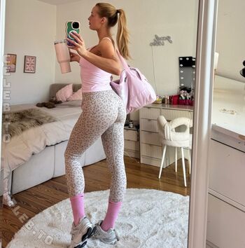 Full leaked Cassy cassau private onlyfans photo