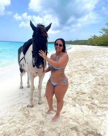 Full leaked Cboogiexx private onlyfans photo