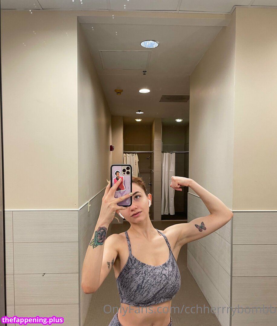 cchherrrybombb / chxrrybomb / https: Fotografie OnlyFans Dezbrăcată #6
