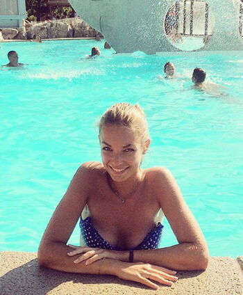 Full leaked Ccile fourrier private onlyfans photo