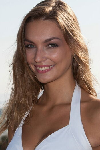 Full leaked Ccile fourrier private onlyfans photo