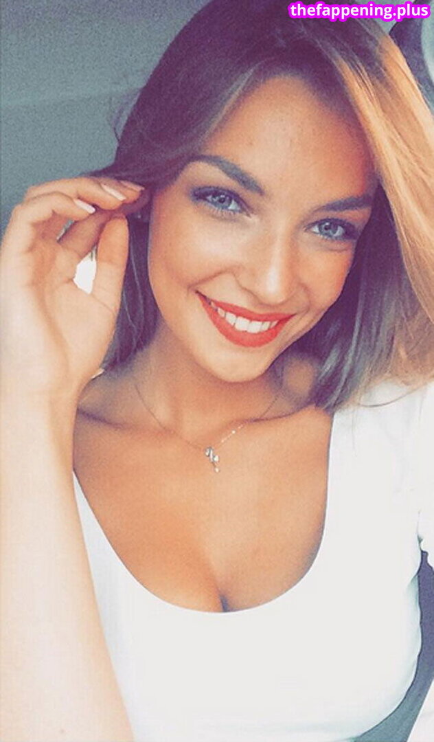 Cécile Fourrier Foto OnlyFans Nuda #8