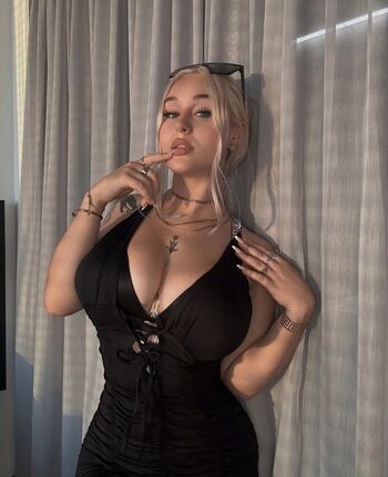Full leaked Celine schneider private onlyfans photo