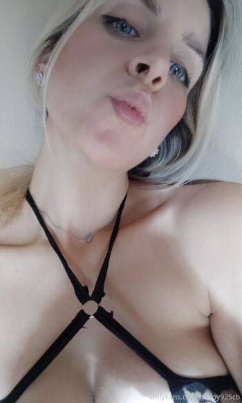 Full leaked Celinebbyx private onlyfans photo