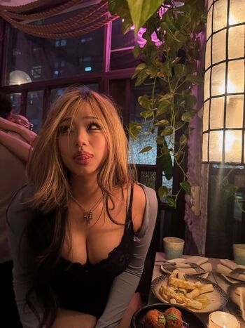 Full leaked Cellow page private onlyfans photo