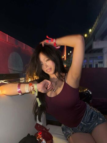 Full leaked Cellow page private onlyfans photo