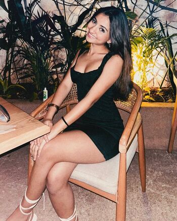 Full leaked Chandni solanki private onlyfans photo