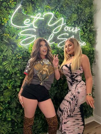 Full leaked Chanel west coast private onlyfans photo