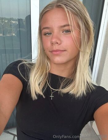 Full leaked Charleighrivers private onlyfans photo