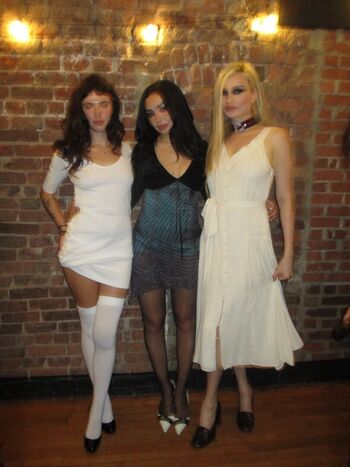 Full leaked Charli xcx page private onlyfans photo