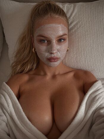 Full leaked Charline private onlyfans photo