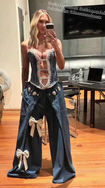 Full leaked Charlotte flair page private onlyfans photo
