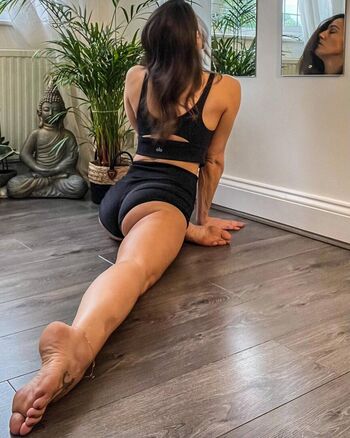 Full leaked Charmaine flows page private onlyfans photo