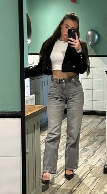 Full leaked Chav girls private onlyfans photo