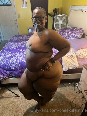 Full leaked Cheekiifemme private onlyfans photo