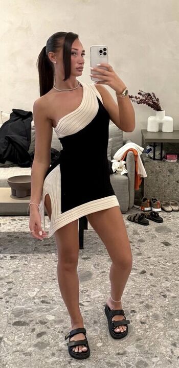 Full leaked Chelsbxx private onlyfans photo