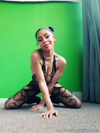 Full leaked Chelsquin private onlyfans photo