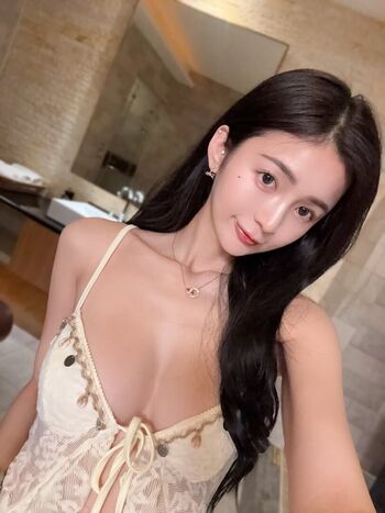 Full leaked Chenbb private onlyfans photo