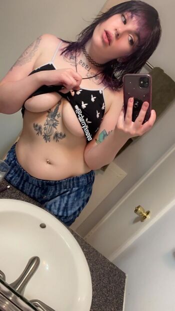 Full leaked Cherrrynovaxxx private onlyfans photo