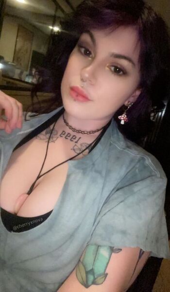 Full leaked Cherrrynovaxxx private onlyfans photo