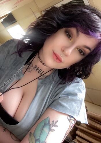 Full leaked Cherrrynovaxxx private onlyfans photo