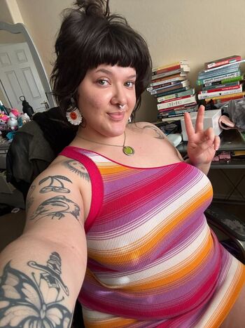 Full leaked Cherry velora private onlyfans photo