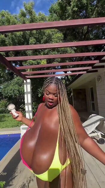 Full leaked Chioma lovv private onlyfans photo