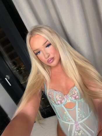 Full leaked Chlo may private onlyfans photo