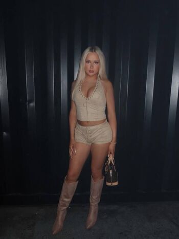 Full leaked Chlo may private onlyfans photo