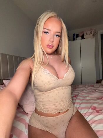 Full leaked Chlo may private onlyfans photo