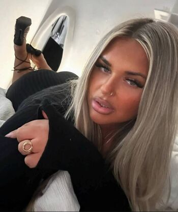 Full leaked Chloe page private onlyfans photo