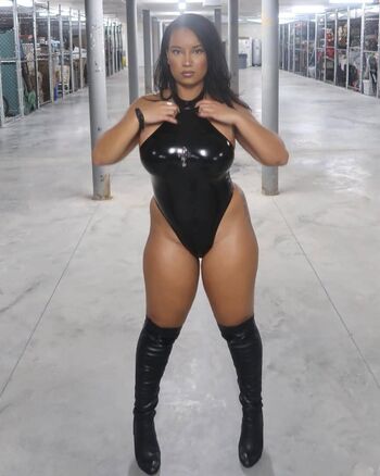 Full leaked Chloecvlogs page private onlyfans photo