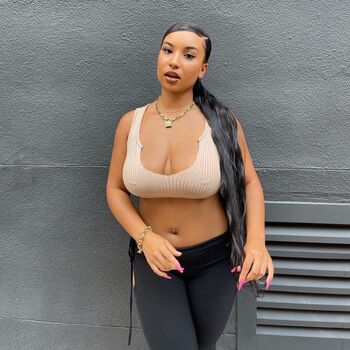 Full leaked Chloecvlogs private onlyfans photo
