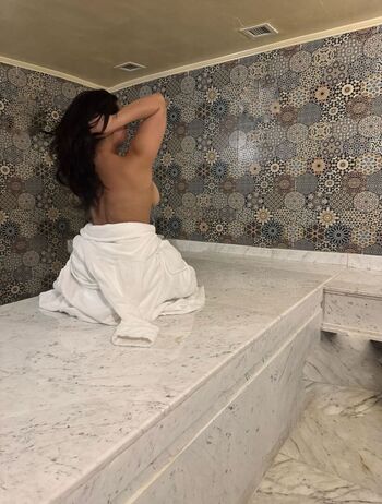 Full leaked Chloecvlogs private onlyfans photo