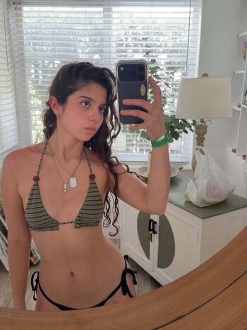 Full leaked Chloeforero  page private onlyfans photo