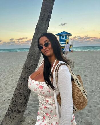 Full leaked Chlohansen private onlyfans photo