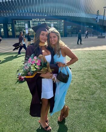 Full leaked Chlohansen private onlyfans photo