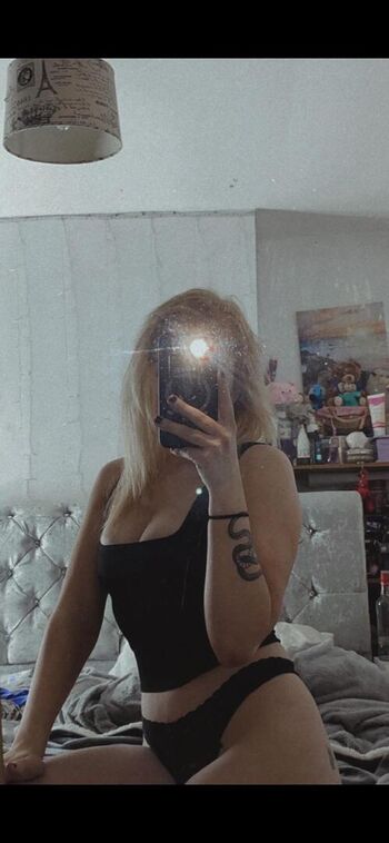 Full leaked Chlomarie private onlyfans photo