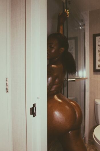 Full leaked Chocolate goddess private onlyfans photo