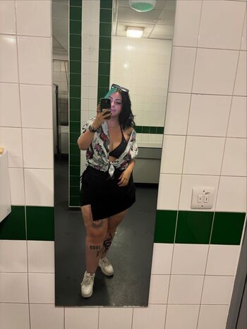 Full leaked Chx rliexo private onlyfans photo