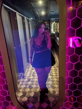 Full leaked Chx rliexo private onlyfans photo