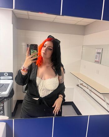 Full leaked Chx rliexo private onlyfans photo