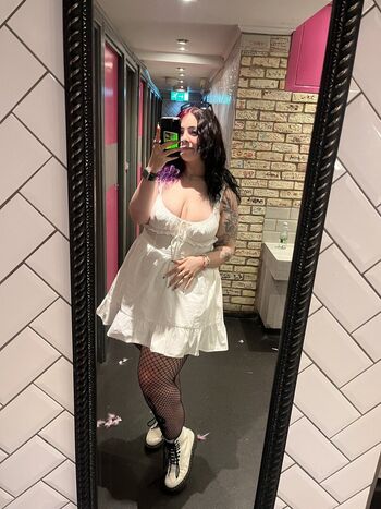 Full leaked Chx rliexo private onlyfans photo