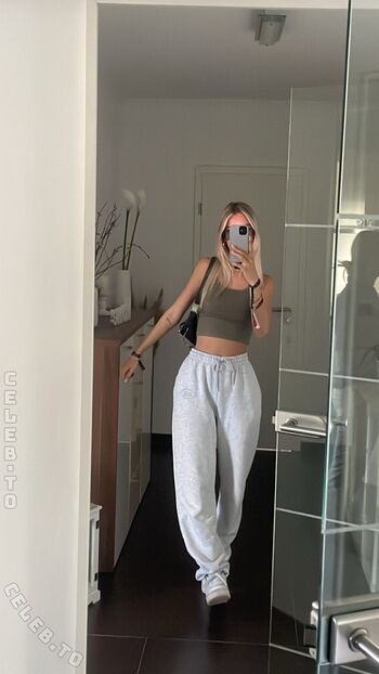 Full leaked Ciarasophie private onlyfans photo