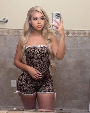 Full leaked Cierra rw private onlyfans photo
