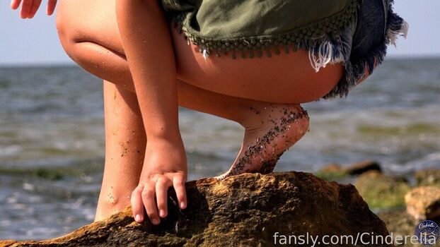 Full leaked Cinderella girl  page private onlyfans photo