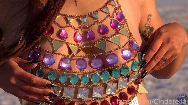 Full leaked Cinderella girl private onlyfans photo