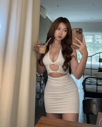 Full leaked Cindythiaap page private onlyfans photo