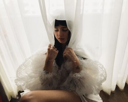 Full leaked Clairo private onlyfans photo