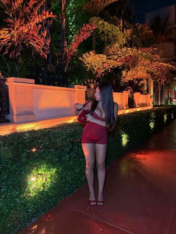 Full leaked Claracolada private onlyfans photo